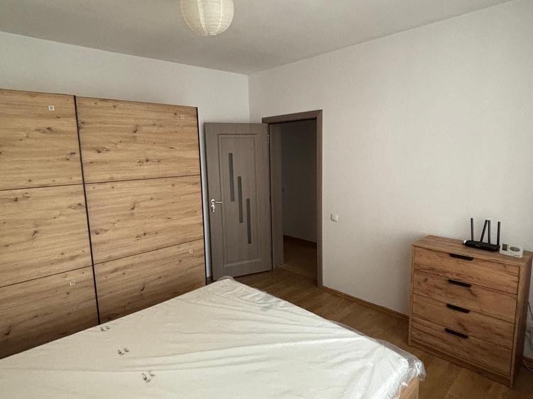 Casă cu 2 camere decomandat în Turnișor