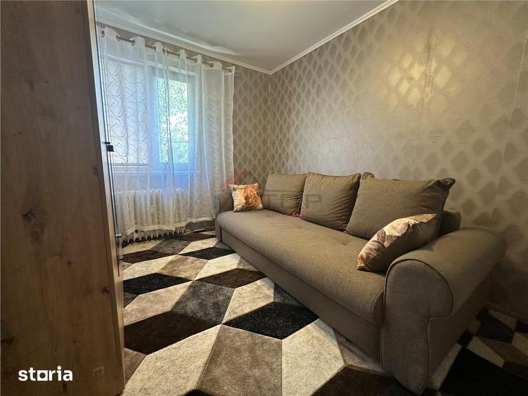 Apartament cu 2 camere semidecomandat în Podu Roș