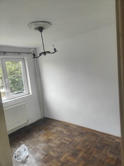 Apartament cu 3 camere decomandat în Micro 14