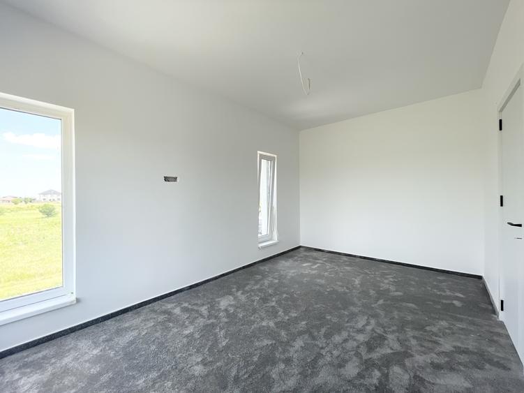 Duplex cu 3 camere cu Teren 330 Mp în Moșnița Veche