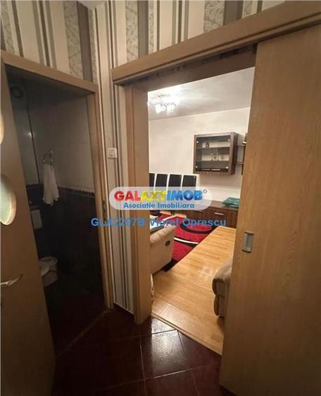 Apartament cu 4 camere decomandat, mobilat în Titan