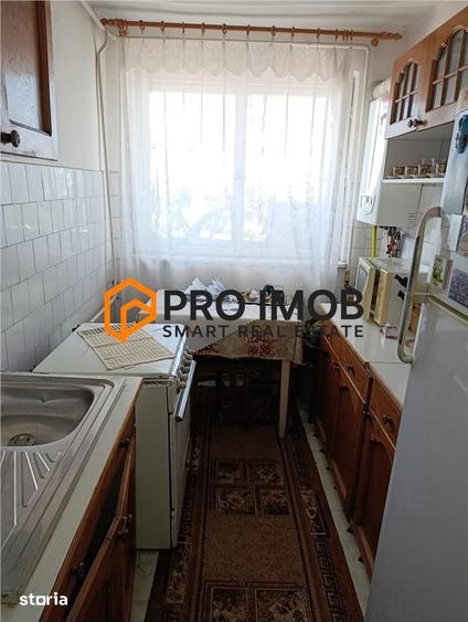 Apartament cu 3 camere decomandat în Micro 5