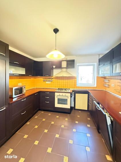 Apartament cu 4 camere decomandat în 13 Septembrie