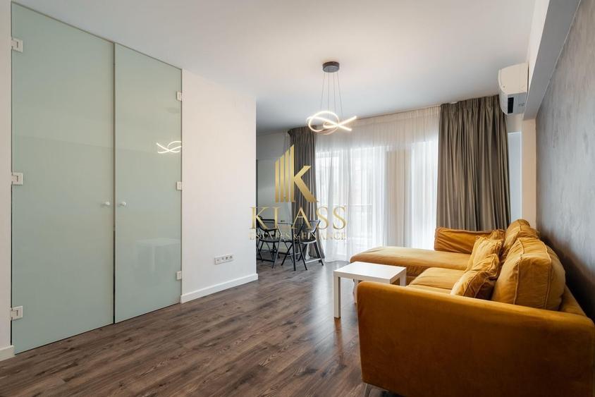 Apartament cu 3 camere semidecomandat, mobilat în Pipera