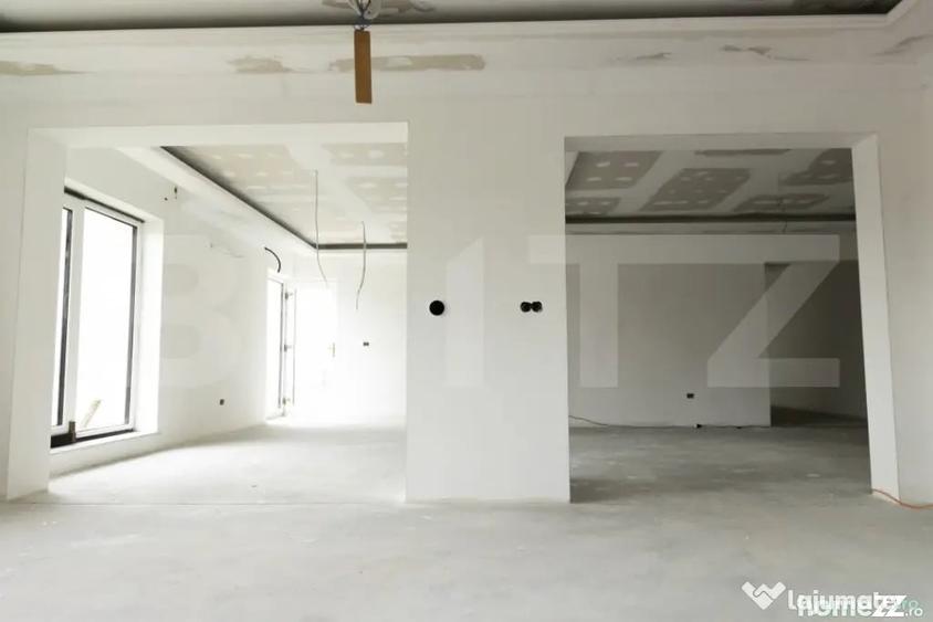 Casă cu 7 camere cu Teren 710 Mp în Ciugud