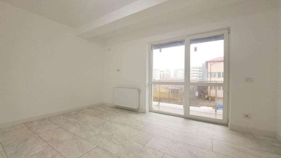 Apartament cu 4 camere decomandat în Berceni