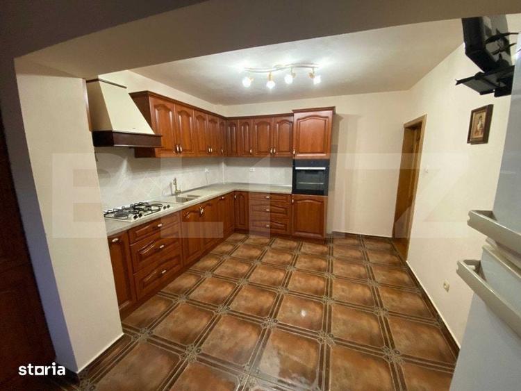Casă cu 4 camere cu Teren 587 Mp în Valea