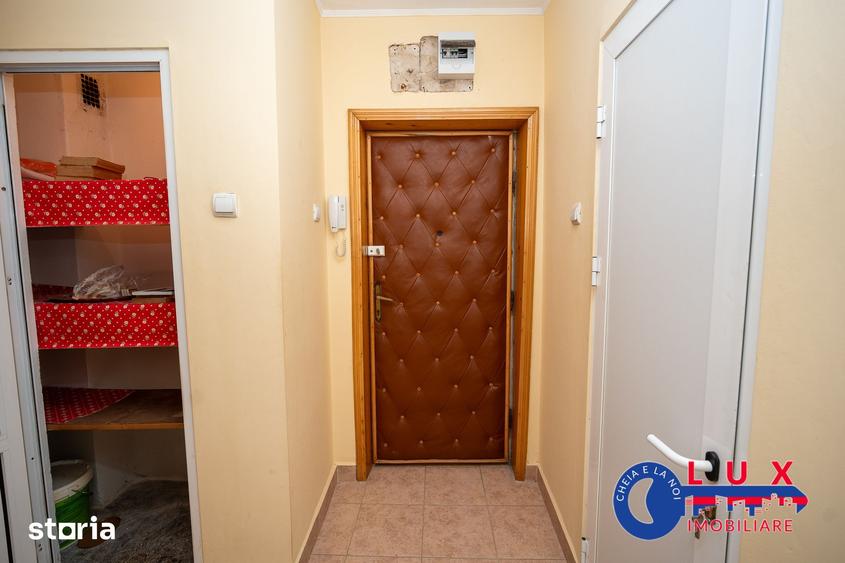 Apartament cu 2 camere decomandat în Neptun