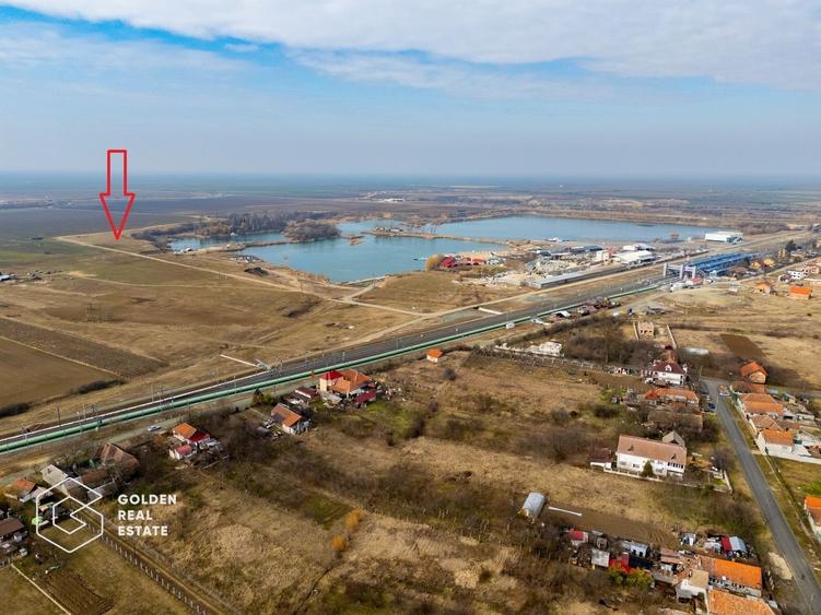 Teren agricol intravilan de 9000 mp, în Ghioroc