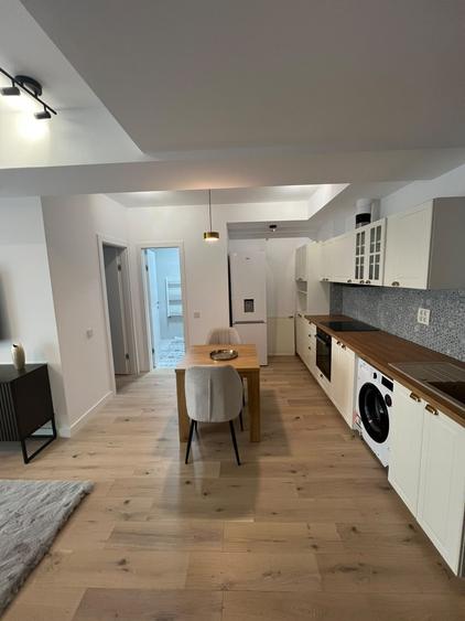 Apartament cu 2 camere decomandat, mobilat în P-ta Presei Libere