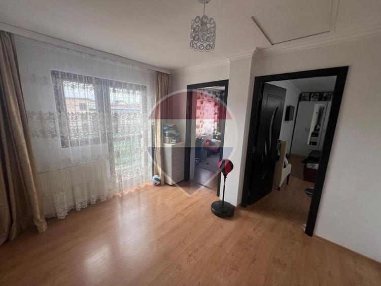 Casă cu 3 camere cu Teren 111 Mp în Tăbăcari