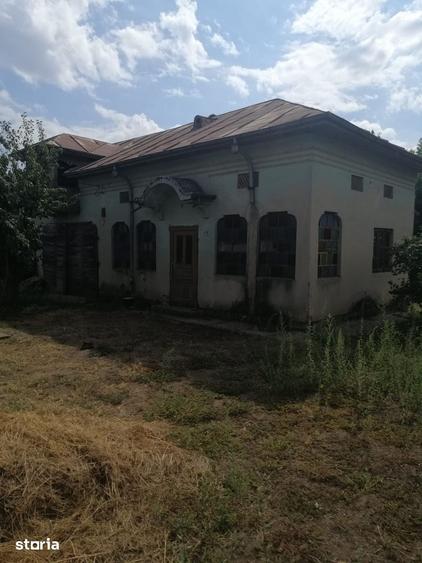 Casă cu 4 camere cu Teren 3500 Mp în Amărăști