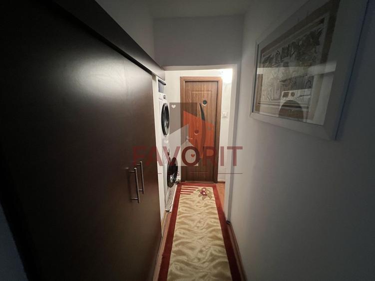 Apartament cu 4 camere decomandat, mobilat în Girocului