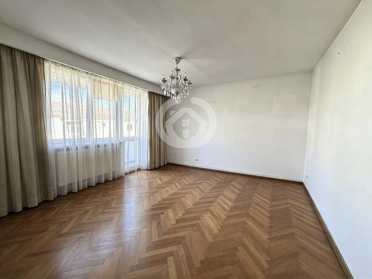 Apartament cu 3 camere decomandat, mobilat în Hipodrom 2