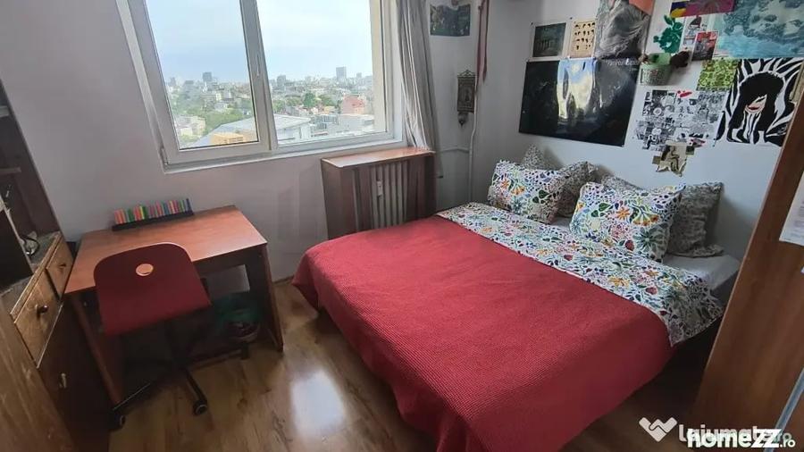 Apartament cu 4 camere decomandat în Ștefan cel Mare