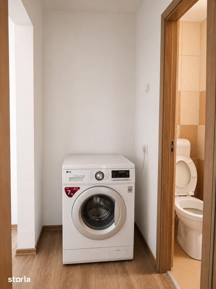 Apartament cu 3 camere semidecomandat în Tache