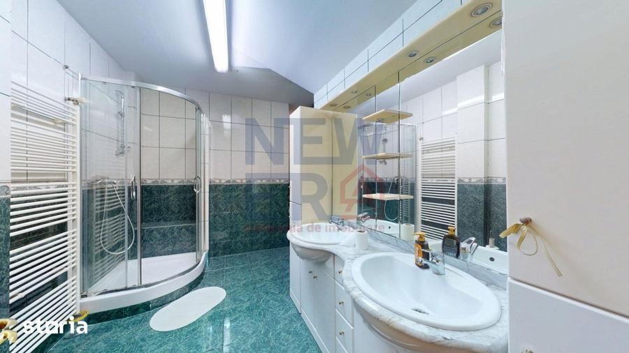 Casă cu 9 camere cu Teren 221 Mp în Eminescu