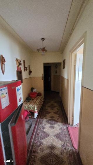 Apartament cu 3 camere în Micro 16