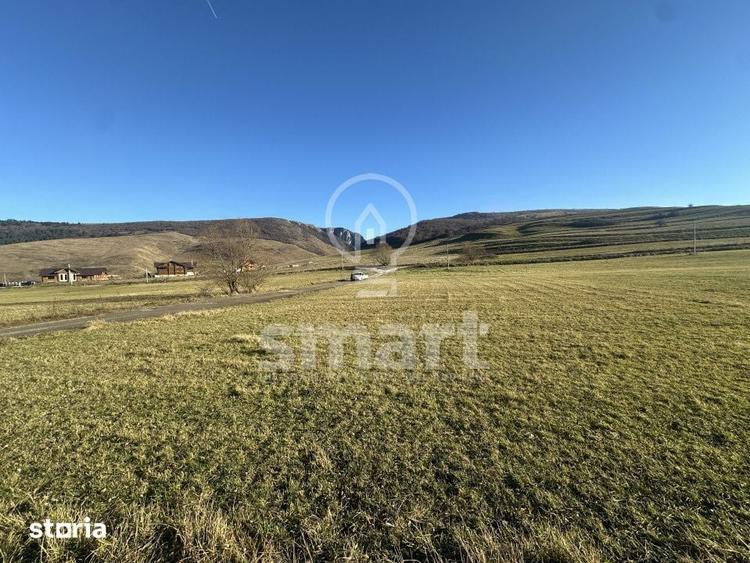 Teren de 700 mp, în Petrești