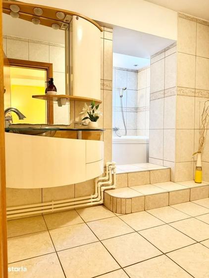 Apartament cu 4 camere în Unirii