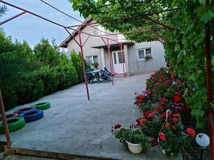 Casă cu 4 camere cu Teren 4300 Mp în Chirnogi