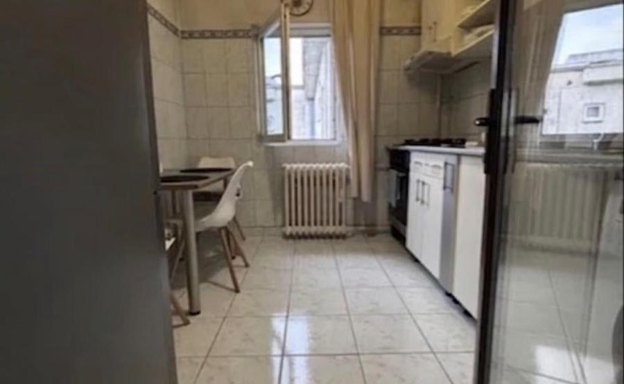 Apartament cu 2 camere decomandat în Văcăresti