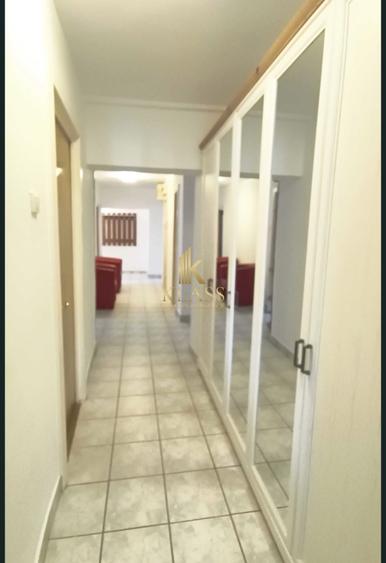 Apartament cu 4 camere decomandat, mobilat în Kiseleff