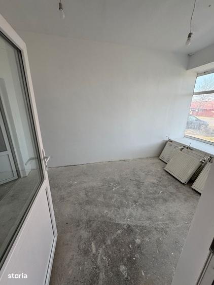 Spațiu comercial, de 100 mp, în Sascut