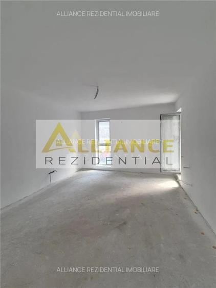 Apartament cu 3 camere decomandat în Metalurgiei