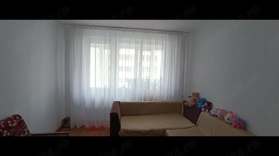 Apartament cu 3 camere decomandat, mobilat în Colentina