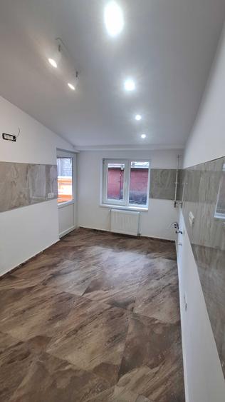 Casă cu 3 camere în Rahova