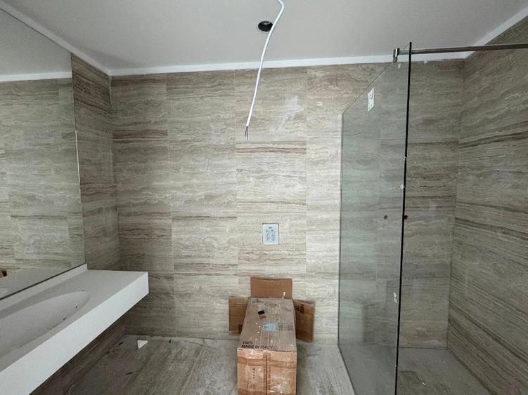 Apartament cu 2 camere semidecomandat în Colentina