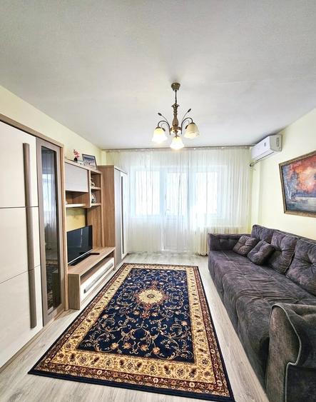 Apartament cu 2 camere semidecomandat în Mircea cel Bătrân