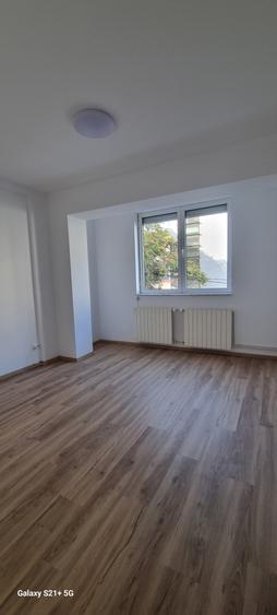 Apartament cu 3 camere decomandat în Dorobanți
