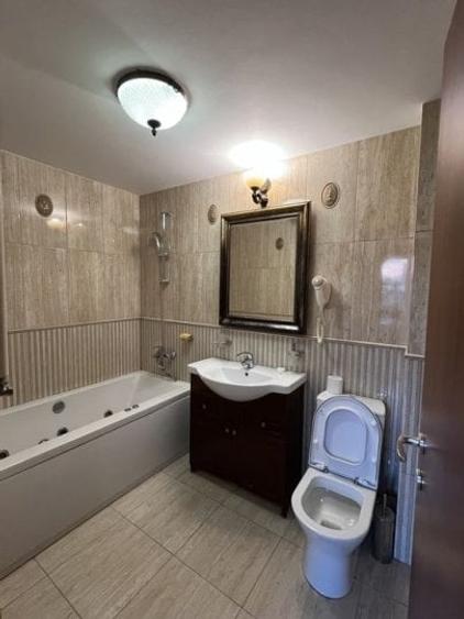 Apartament cu 3 camere decomandat, mobilat în Colentina