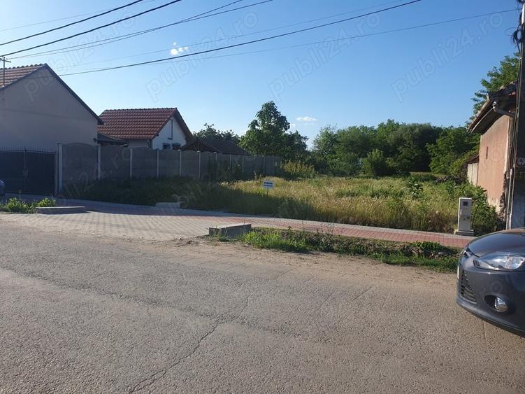 Teren de 1404 mp, în Sântion