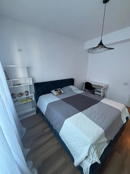 Apartament cu 3 camere decomandat în Tineretului