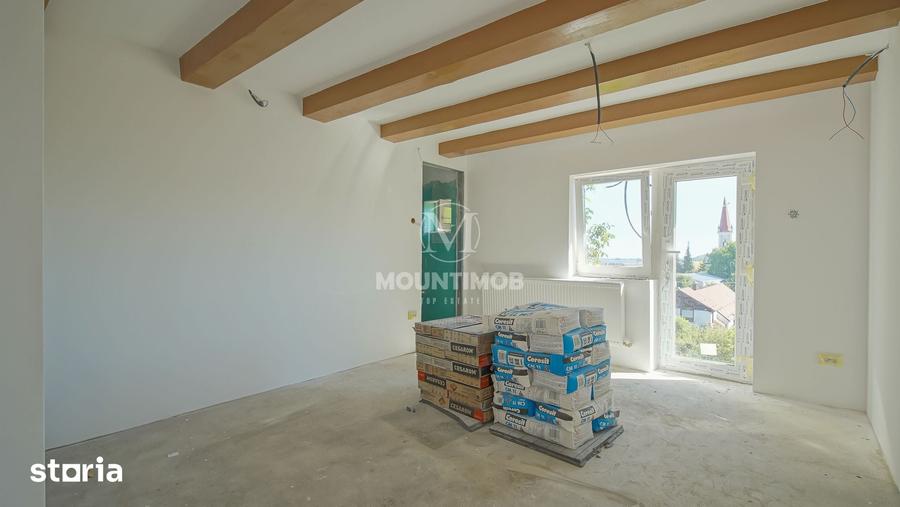 Casă cu 3 camere cu Teren 446 Mp în Central