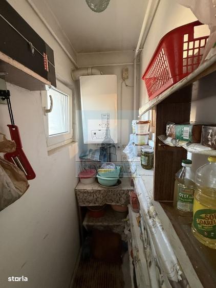Apartament cu 3 camere decomandat în Florilor