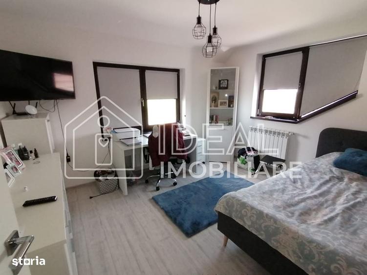 Casă cu 4 camere în Poplaca