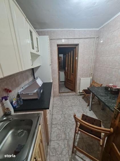 Apartament cu 2 camere decomandat în Școlilor