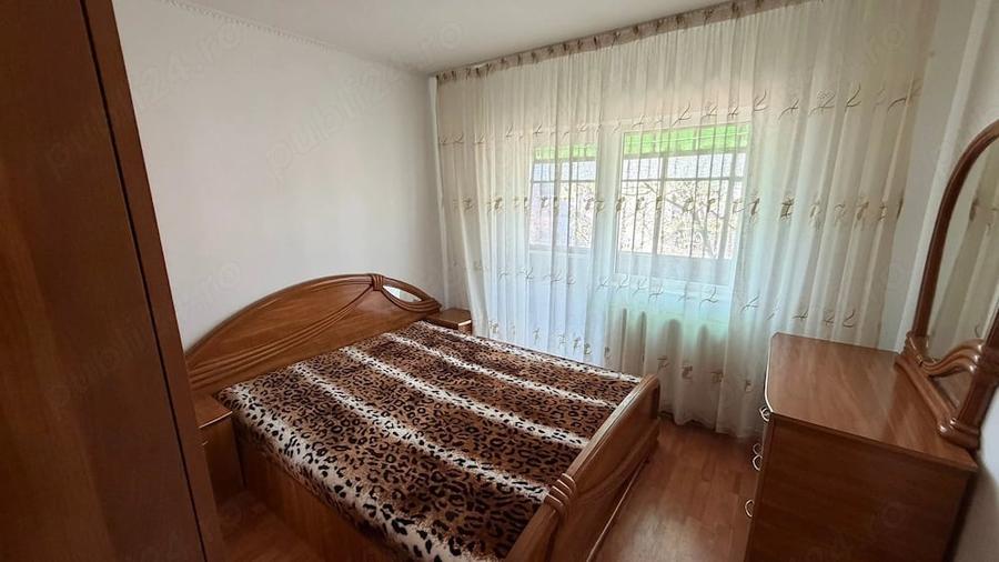 Apartament cu 3 camere decomandat în Micro 17