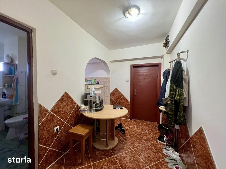 Garsonieră decomandată în Soarelui