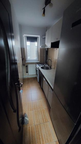 Apartament cu 3 camere decomandat în Sud