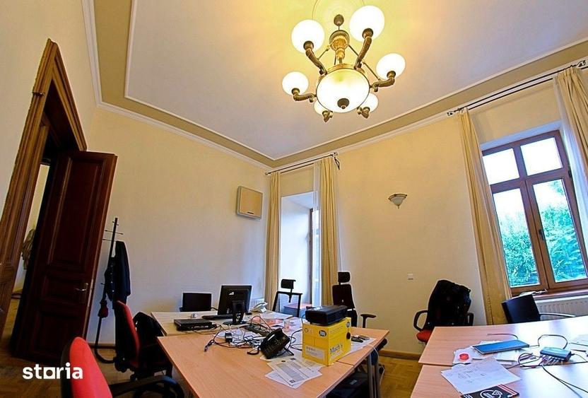 Casă cu Teren 370 Mp în Romană