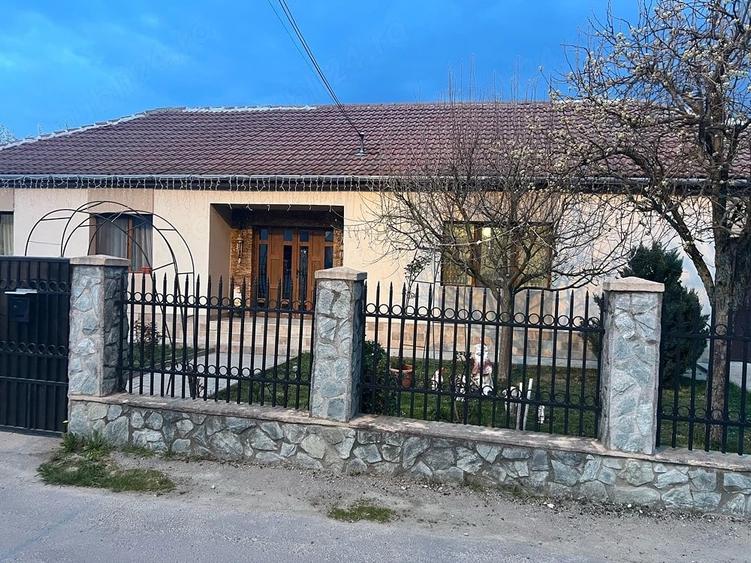 Casă cu Teren 700 Mp în Nord