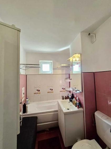 Apartament cu 3 camere nedecomandat în Micălaca