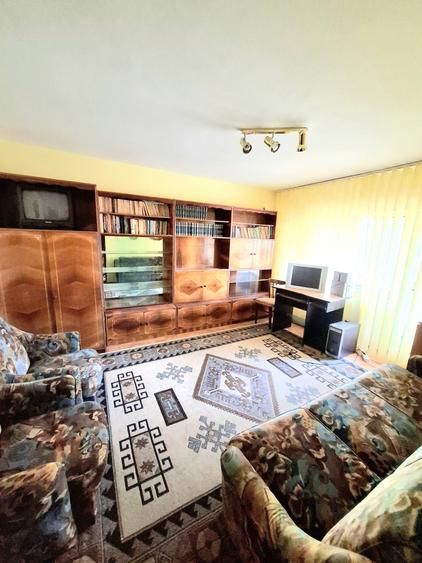 Apartament cu 4 camere decomandat, mobilat în Ultracentral