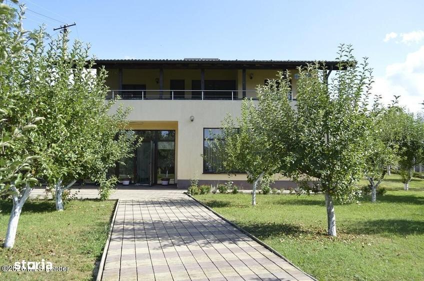 Casă cu 4 camere în Bucșenești