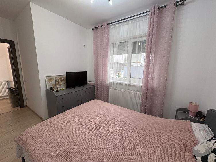 Apartament cu 3 camere decomandat, mobilat în Central